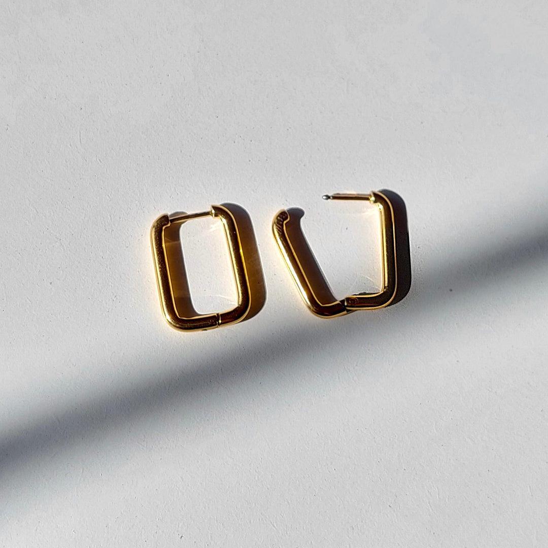 18 KT Oval Box earrings - Inaya Accessories