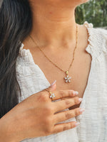 Load image into Gallery viewer, 18kt Gold Plated Rolo Chain Dainty Daisy Flower Pendant Necklace, Lorelai