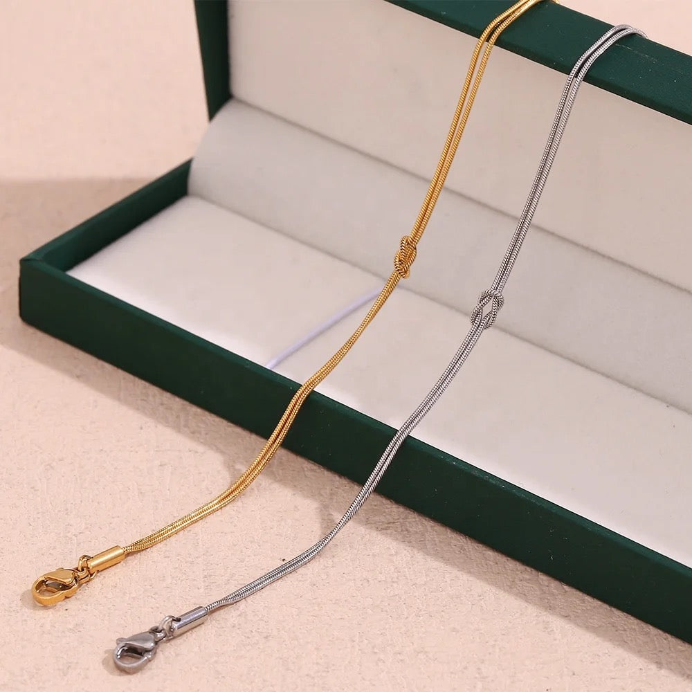 18kt gold plated minimalistic knot twisted bracelet, hermoine