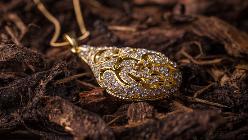 Timeless shine: gold plated & zircon accessories for every indian look