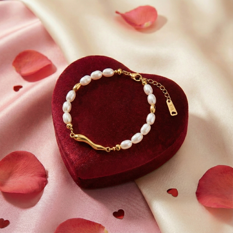 The Timeless Freshwater Pearl Valentine’s Gift Set