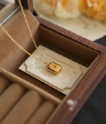 Load image into Gallery viewer, 18KT Starstruck necklace, Reese

