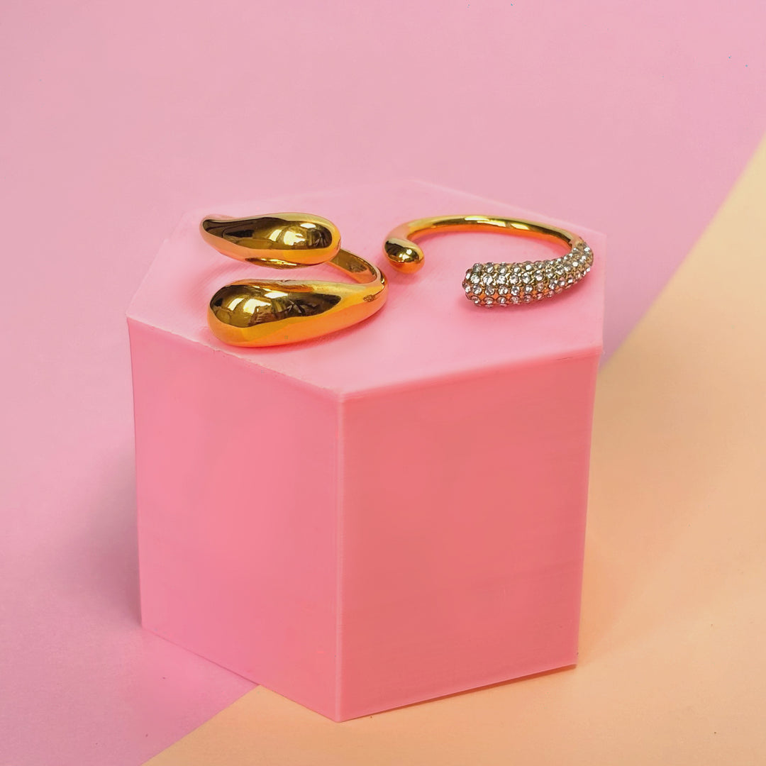 The Valentine Hug Ring Duo Gift Hamper Set