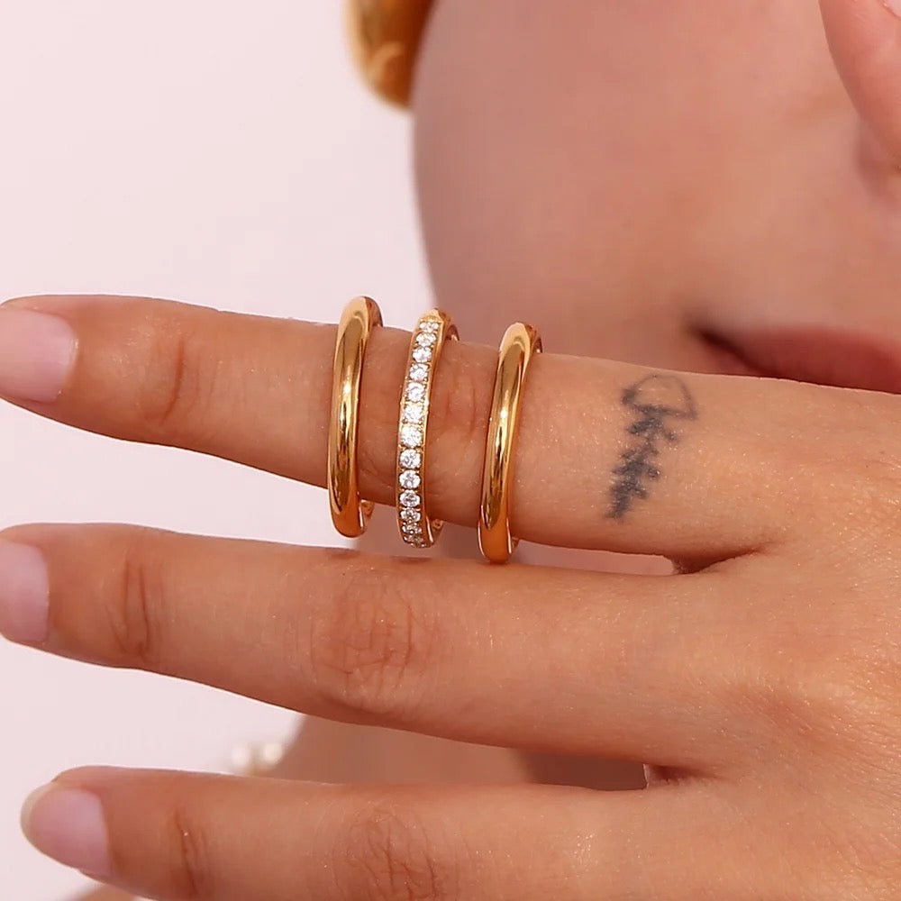 18kt gold plated set of 3 stackable rings, plain and zircon studded, caroline   inaya accessories