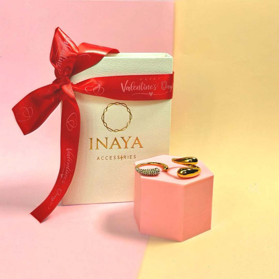 The Valentine Hug Ring Duo Gift Hamper Set