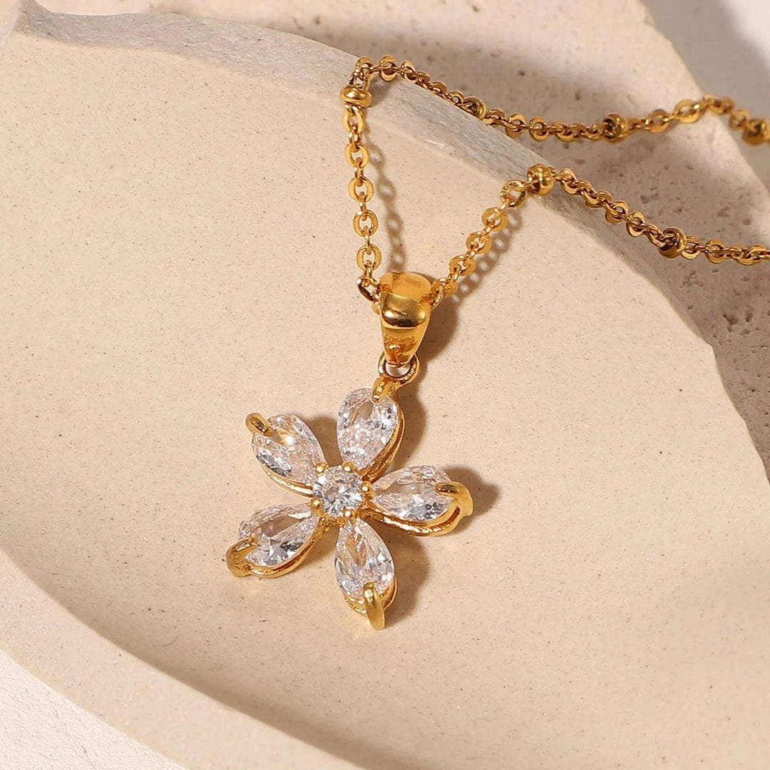 18kt Gold Plated Rolo Chain Dainty Daisy Flower Pendant Necklace, Lorelai