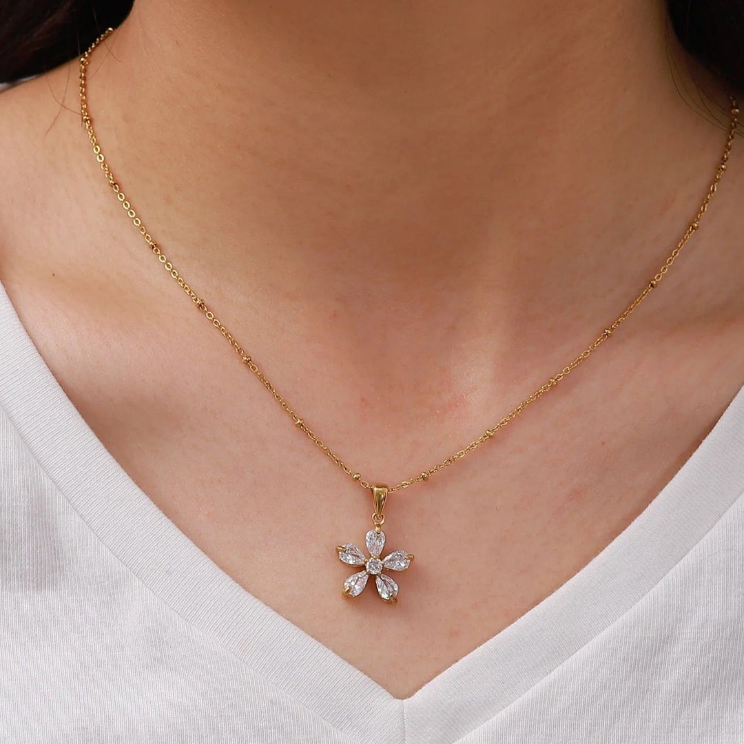 18kt Gold Plated Rolo Chain Dainty Daisy Flower Pendant Necklace, Lorelai